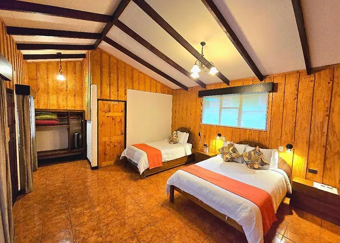 Hotel De Montana Suria